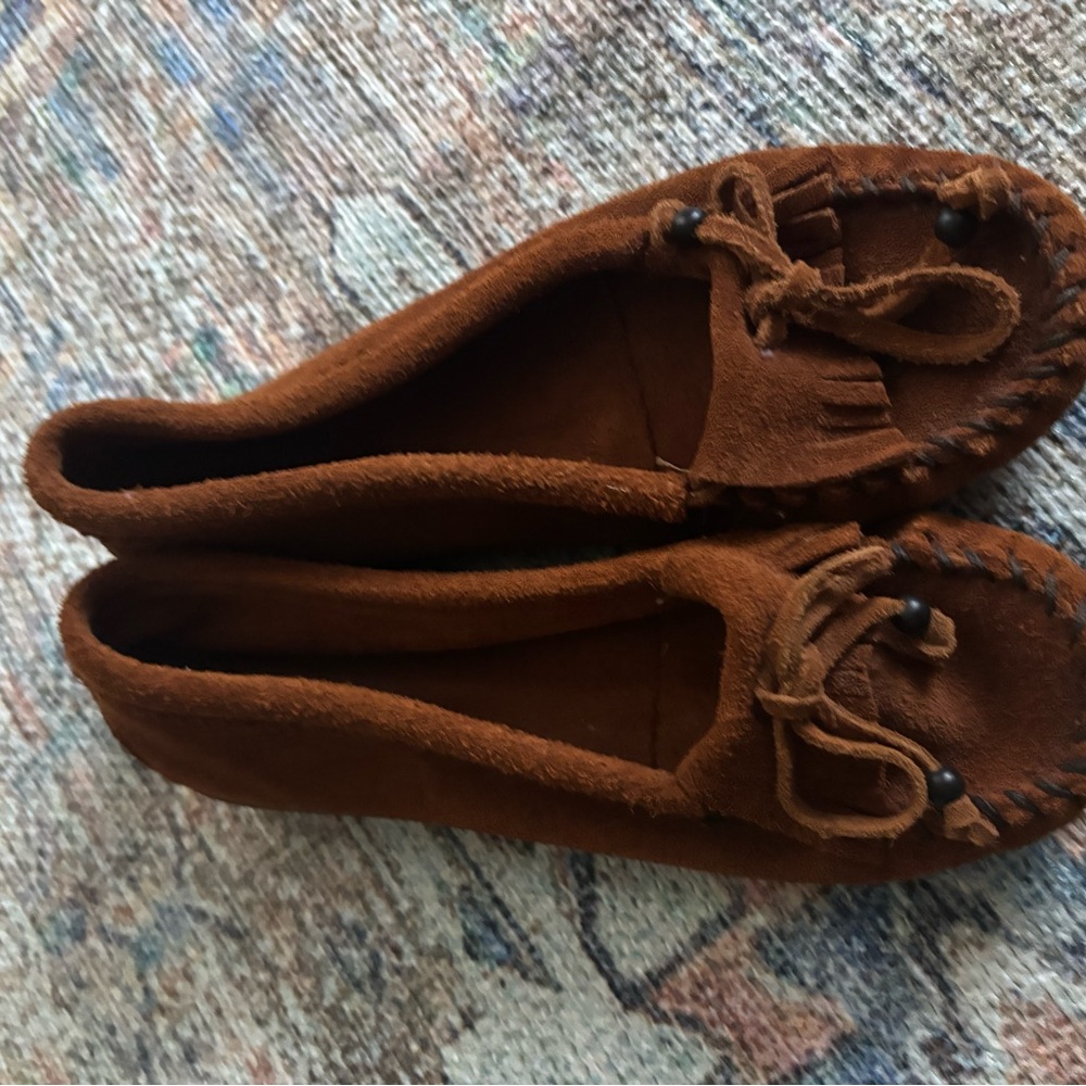 Minnetonka Suede moccasins - Picture 2 of 5